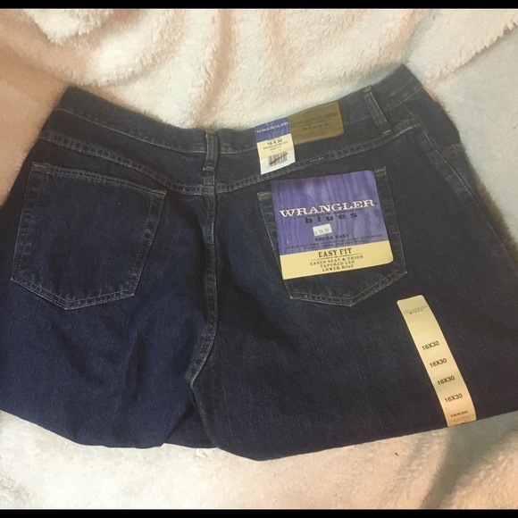 NWT Wrangler Blues easy fit jeans. Size 30x16. - Picture 3 of 5